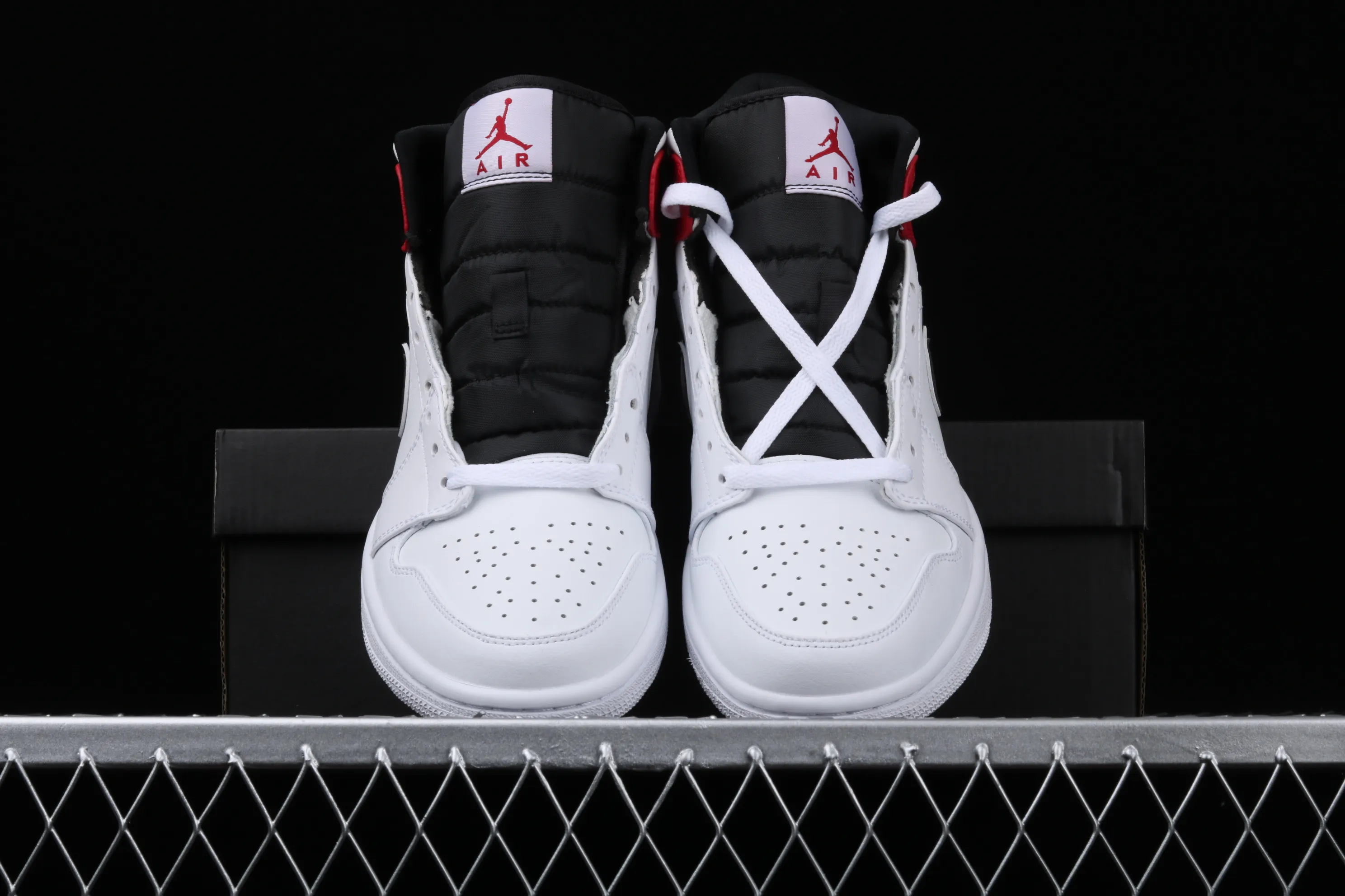 All categories Air Jordan Jordan series basketball shoes Air Jordan 1 Mid Air Jordan 1 Mid AJ1 Joe 1 "Little Chicago" basketball shoes full toe layer authentic 554724-116